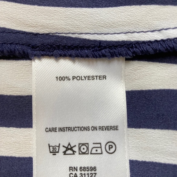 DKNY Navy/White top with front pleat (size S) casual, semi-formal - Picture 6 of 6